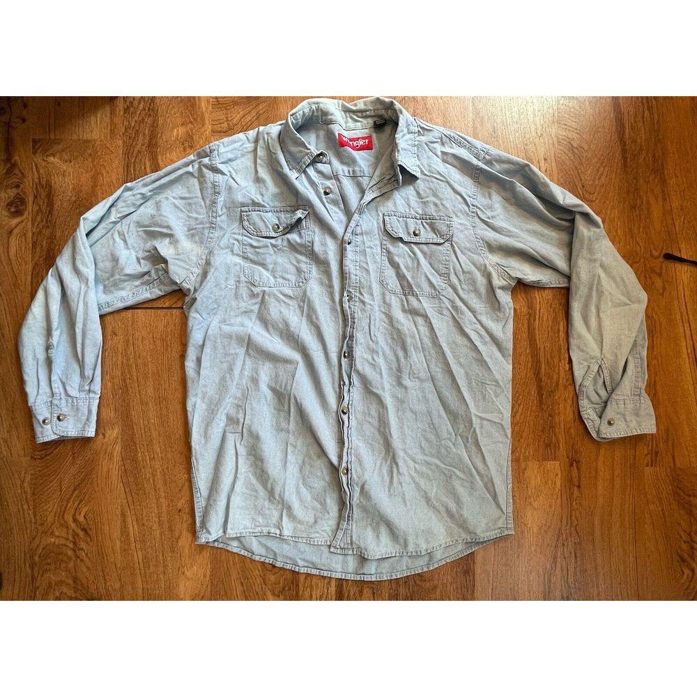Wrangler Mens Sz Lt Wash Denim Double  Pocket  Jean Shirt‎